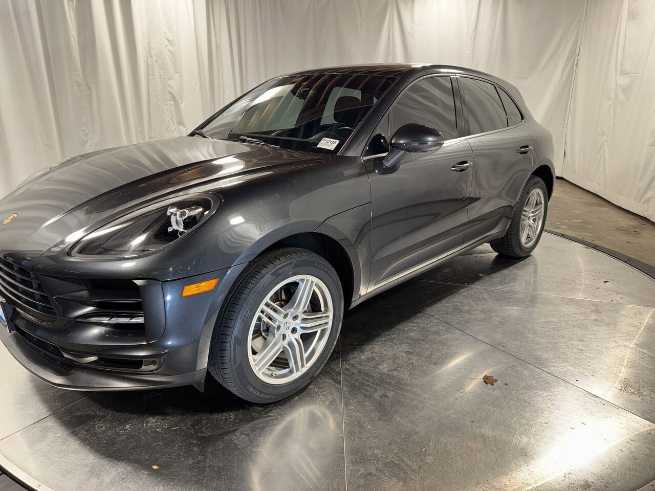 2019 PORSCHE Macan
