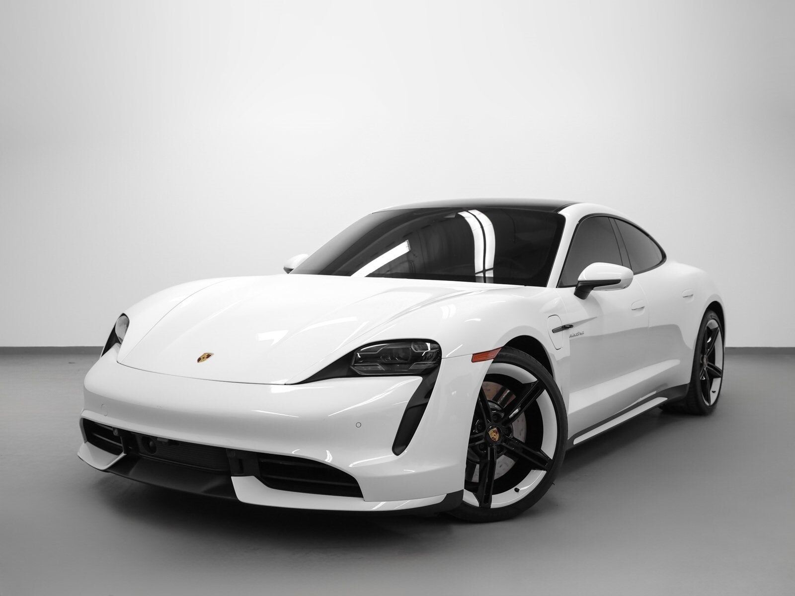 2024 PORSCHE Taycan