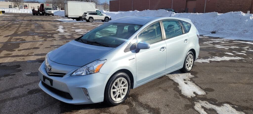 Toyota Prius V