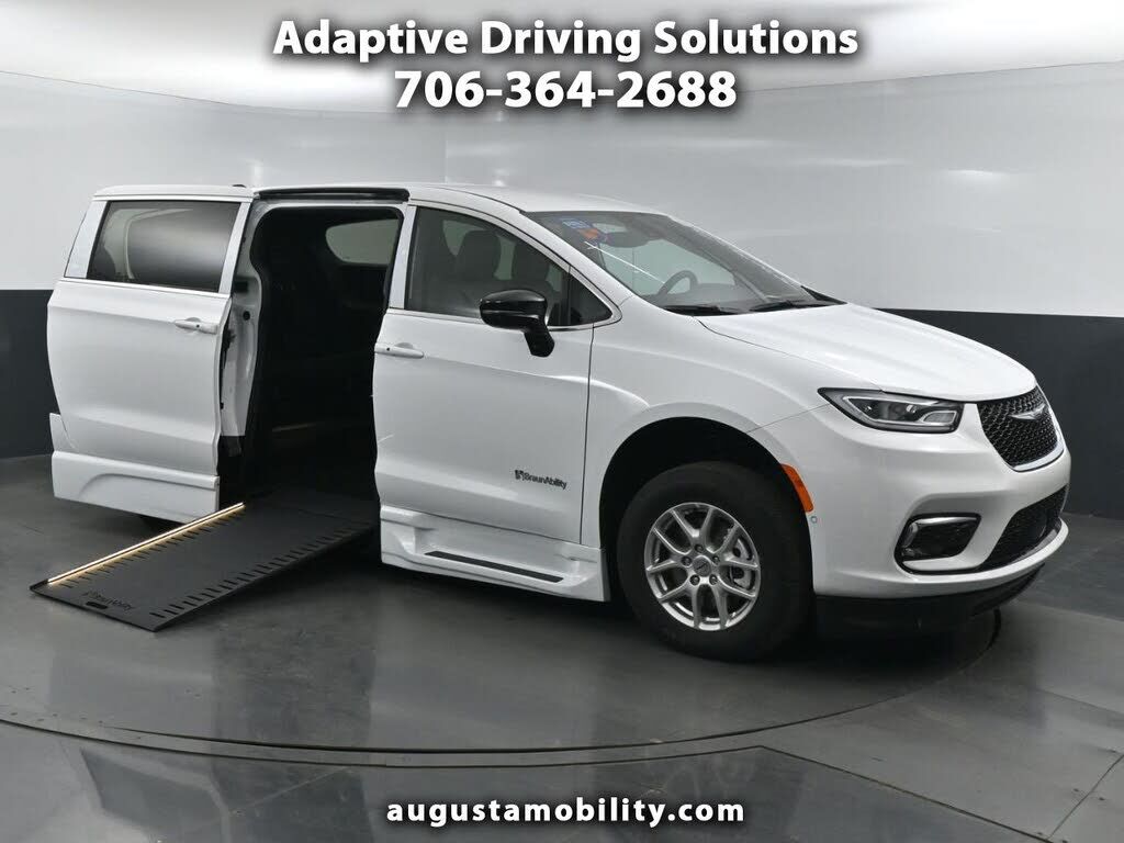 2025 CHRYSLER Pacifica