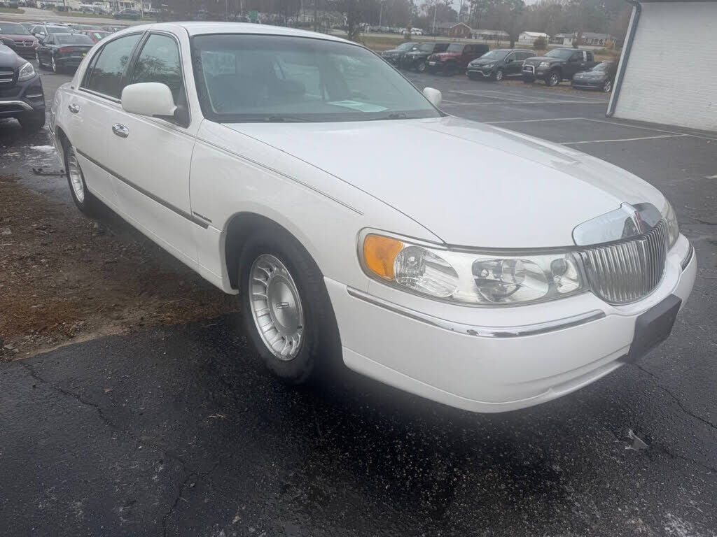 1998 LINCOLN Town Car