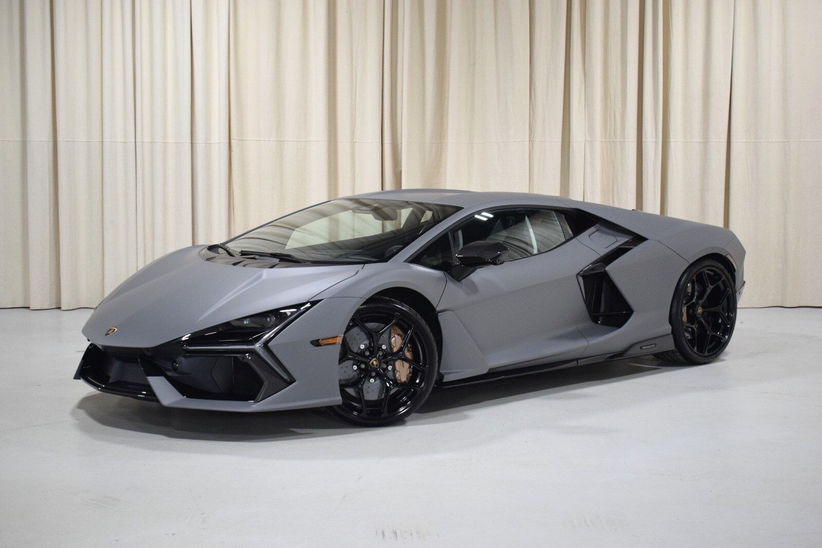 2026 LAMBORGHINI Revuelto
