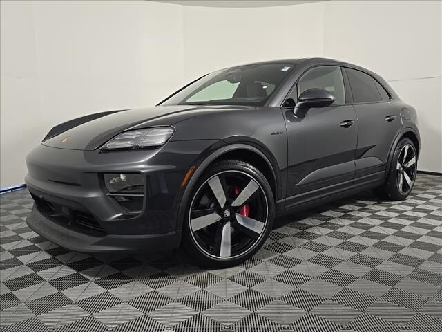 2025 PORSCHE Macan