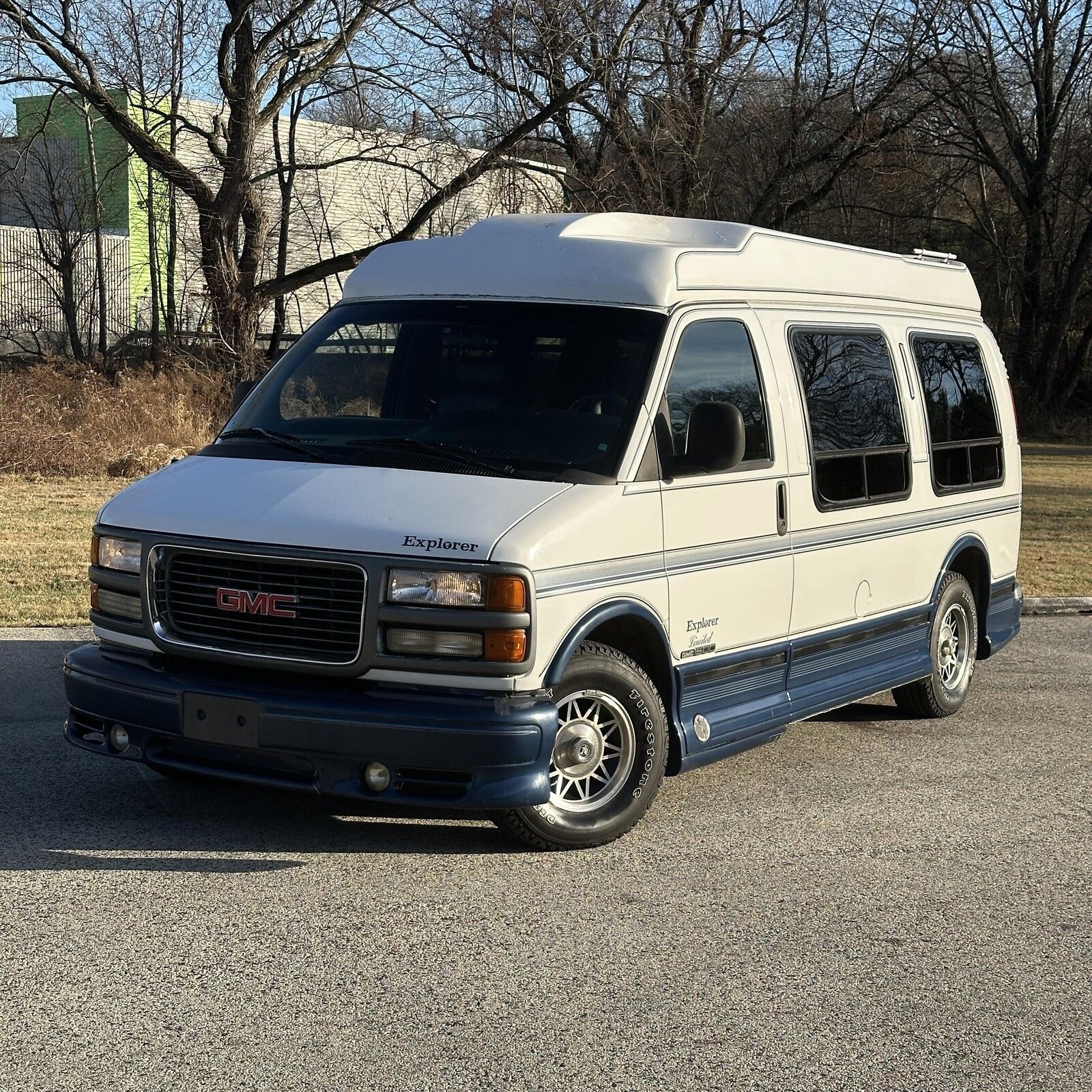 GMC Savana