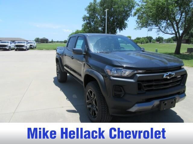 2025 CHEVROLET Colorado