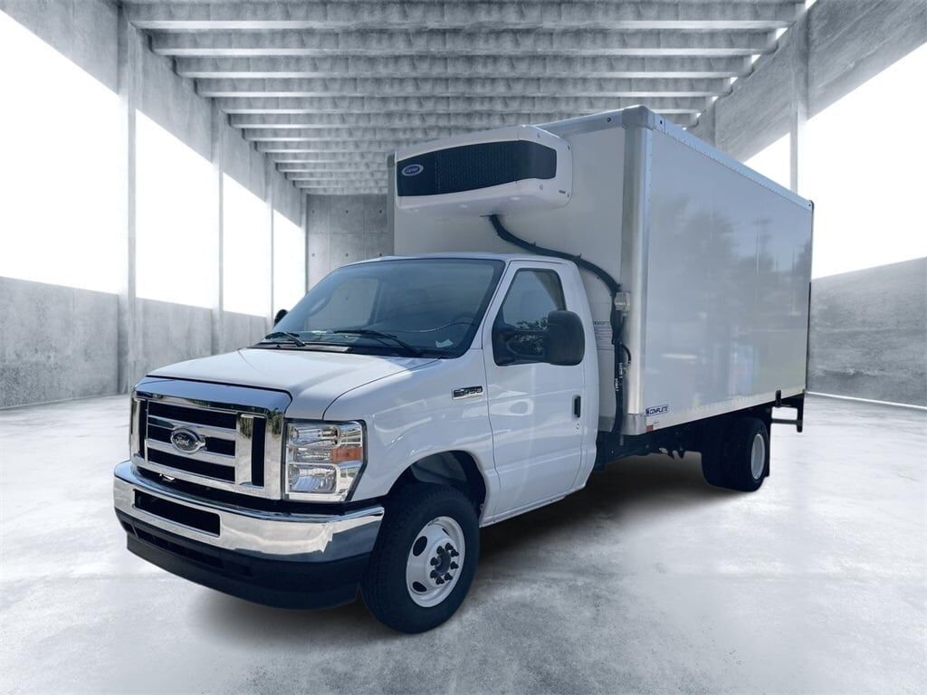 2025 FORD E-450