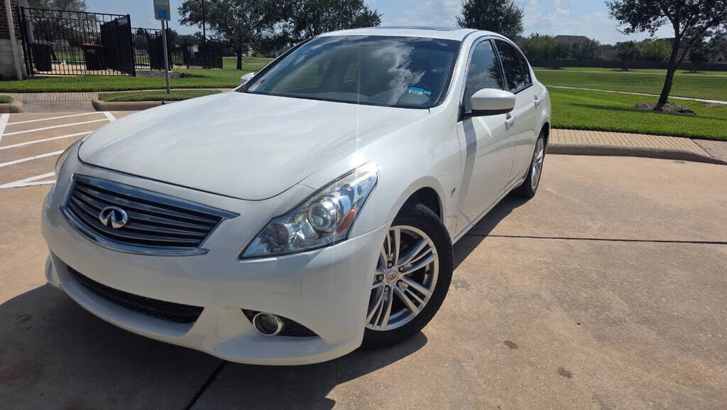 2015 INFINITI Q40