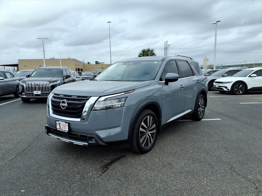 2022 NISSAN Pathfinder