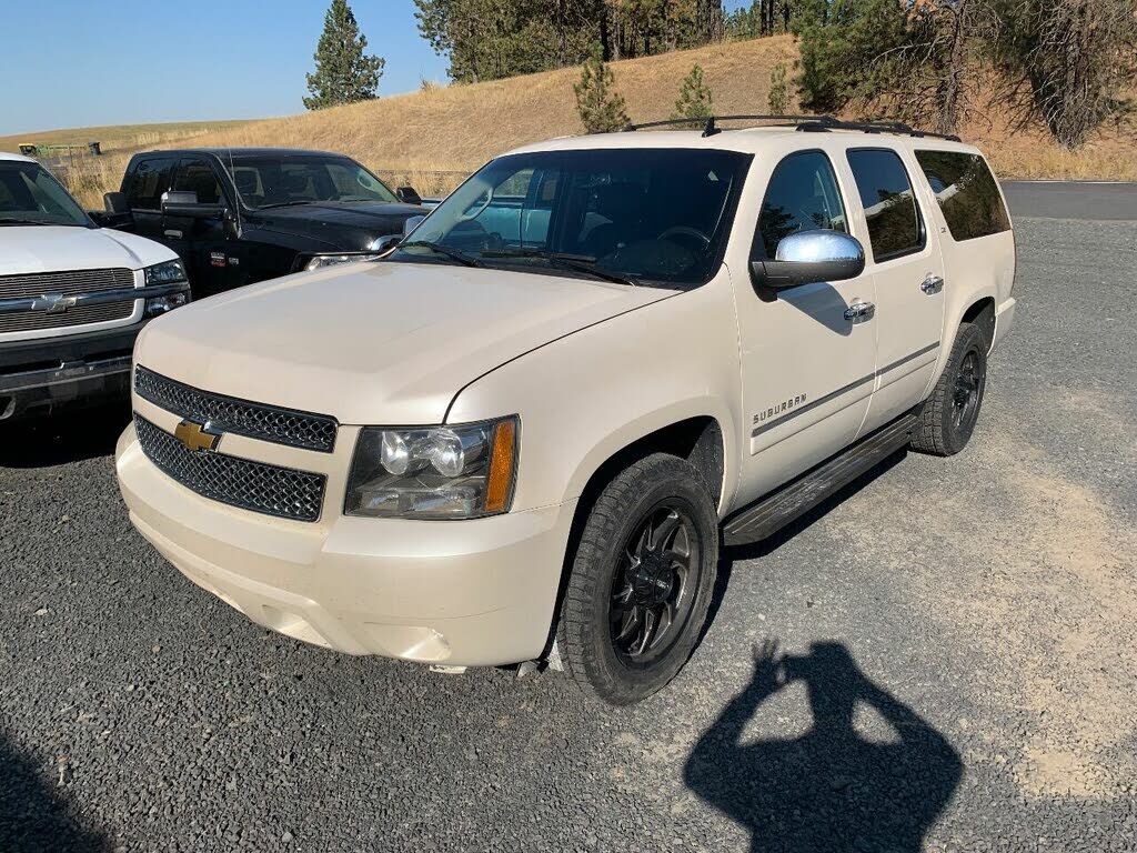 2013 CHEVROLET Suburban