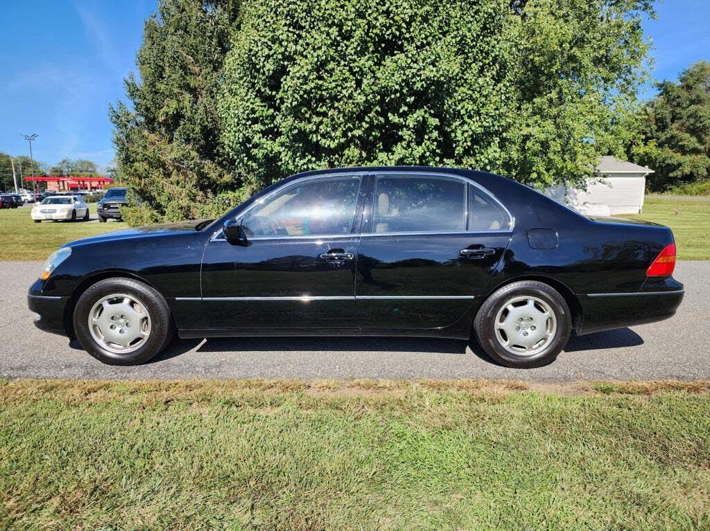 Lexus LS