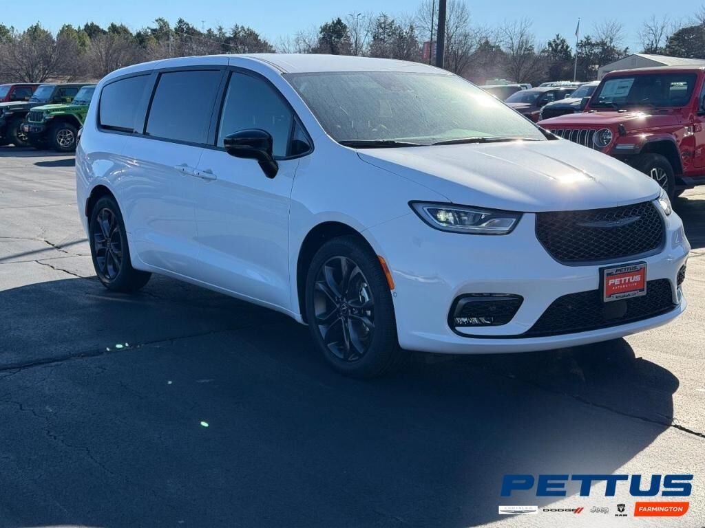 2026 CHRYSLER Pacifica
