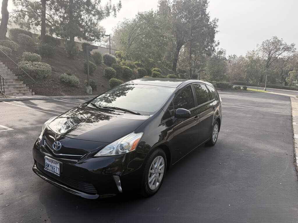 Toyota Prius V