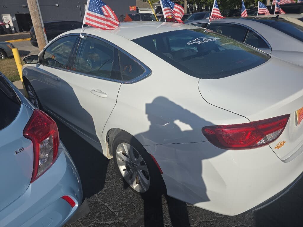 2016 CHRYSLER 200