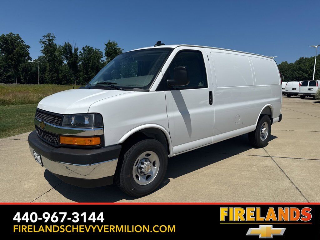 2025 CHEVROLET Express