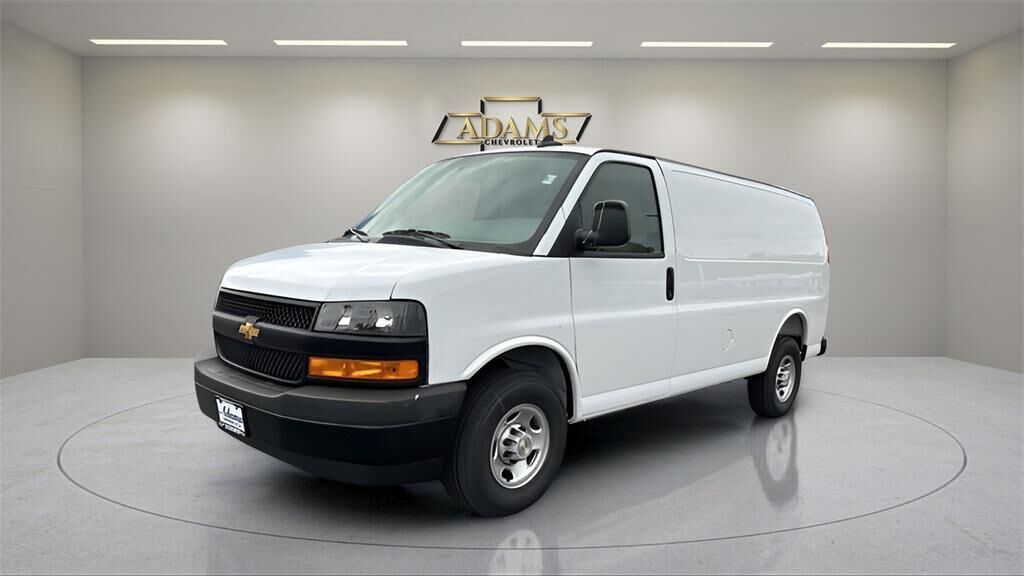 2025 CHEVROLET Express