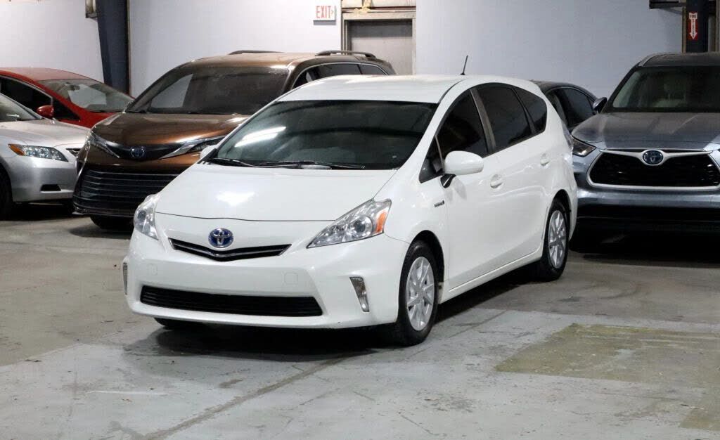 Toyota Prius V