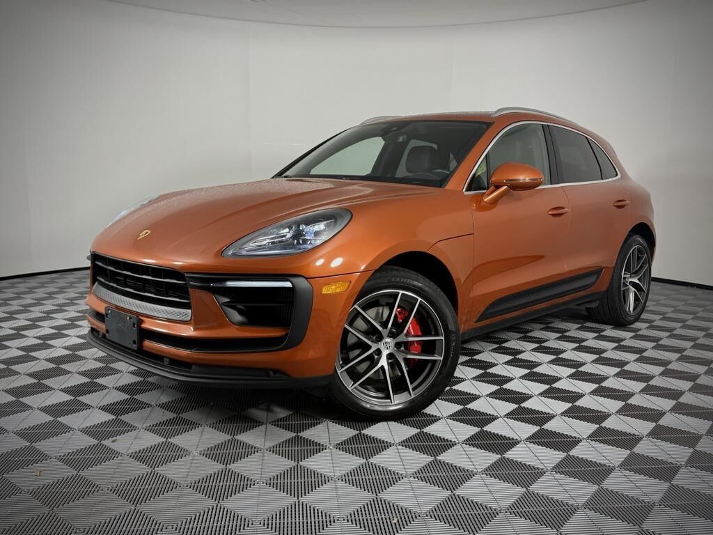 2022 PORSCHE Macan