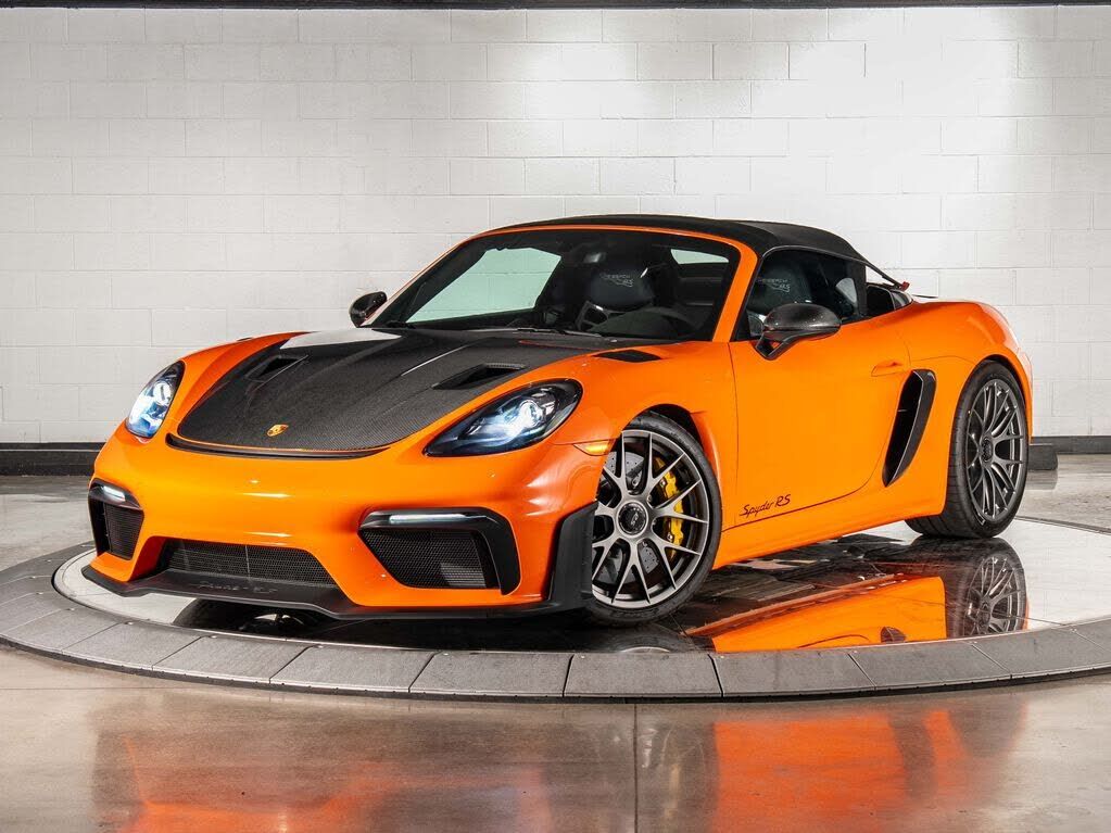 2025 PORSCHE 718
