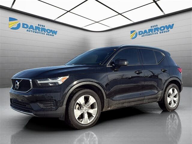 2022 VOLVO XC40