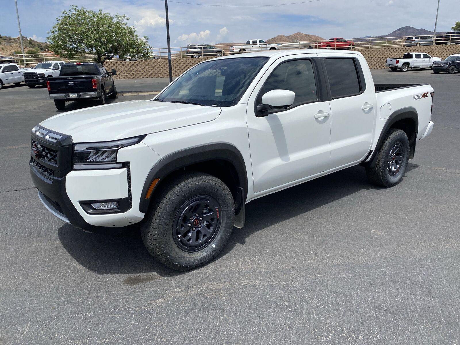 2025 NISSAN Frontier