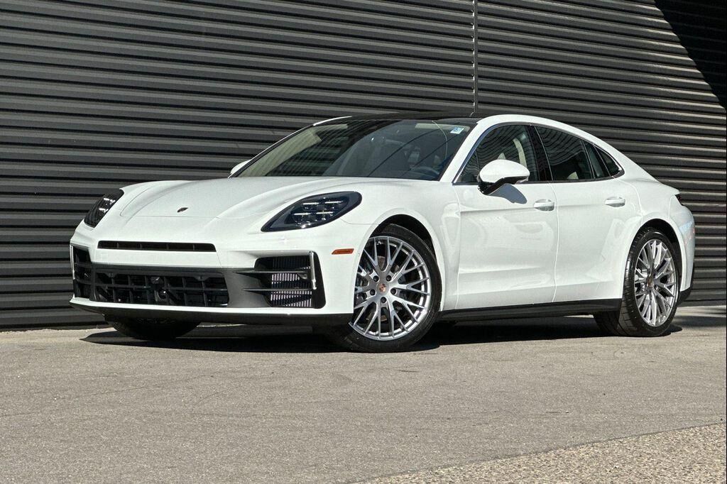 2026 PORSCHE Panamera