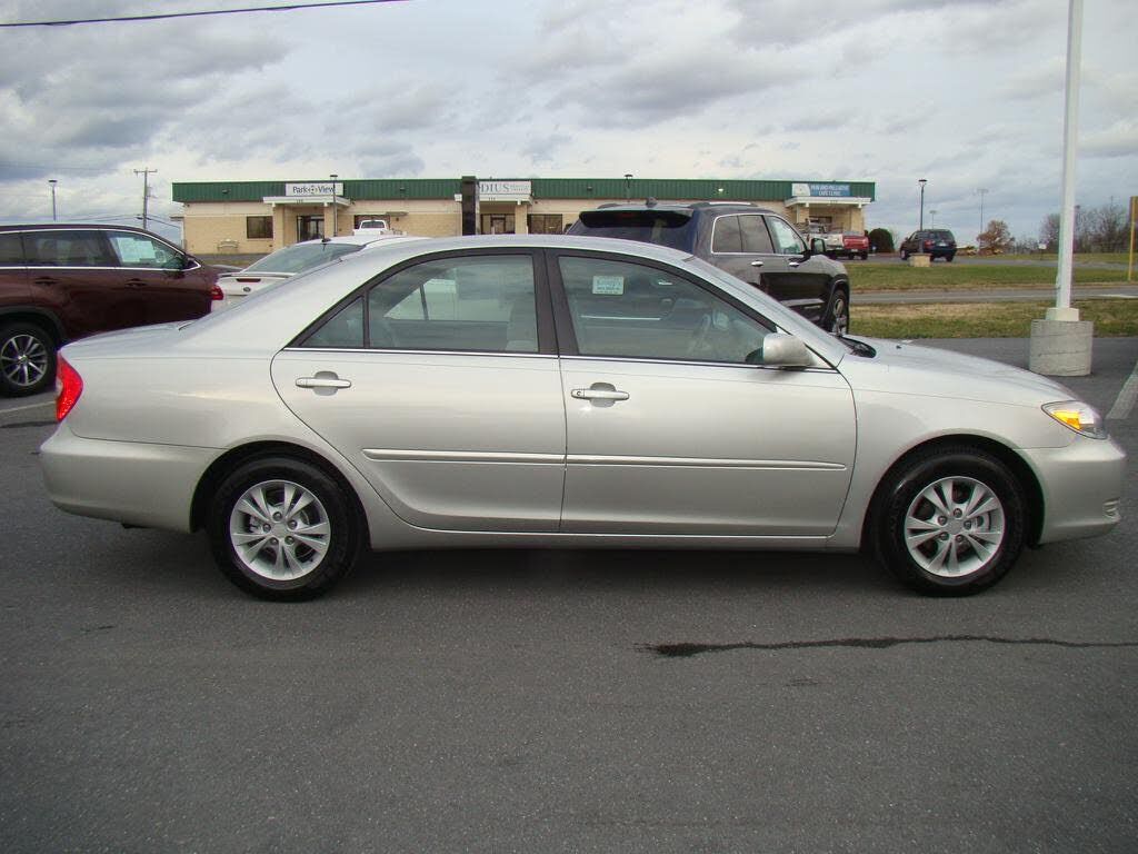 2004 TOYOTA Camry
