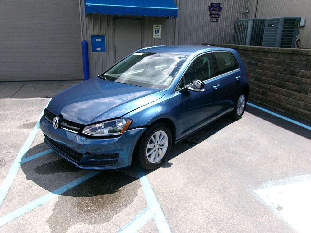 2017 VOLKSWAGEN Golf
