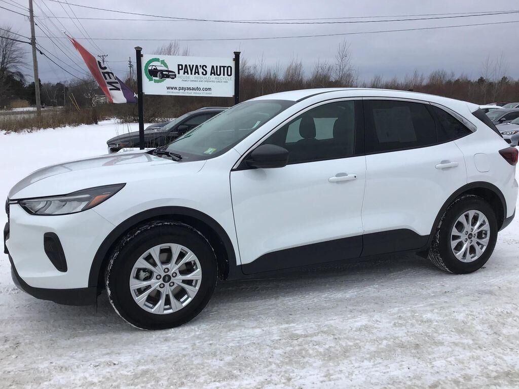 2024 FORD Escape