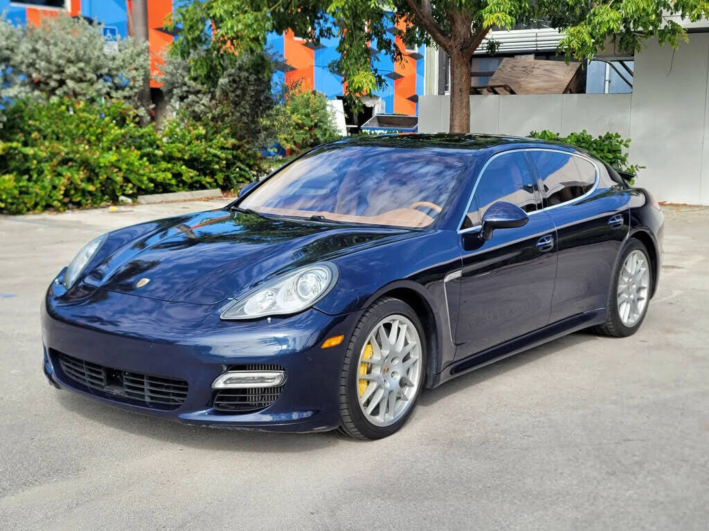 2010 PORSCHE Panamera
