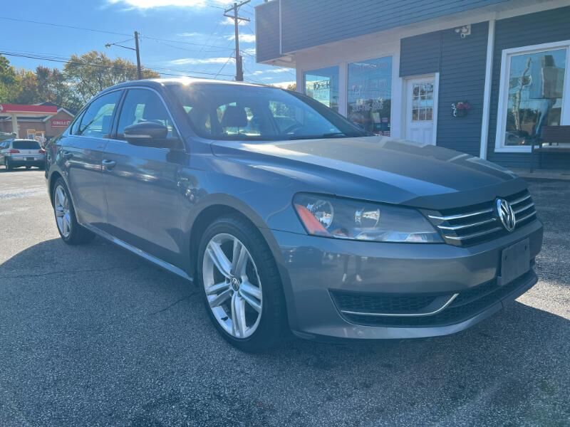 2014 VOLKSWAGEN Passat