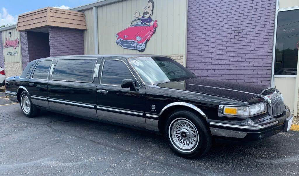 1997 LINCOLN Town Car