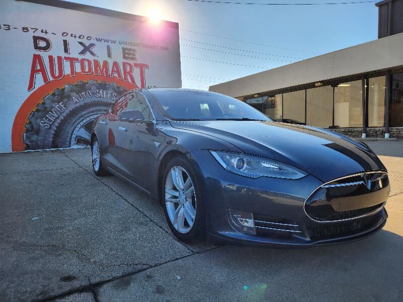 2015 TESLA Model S