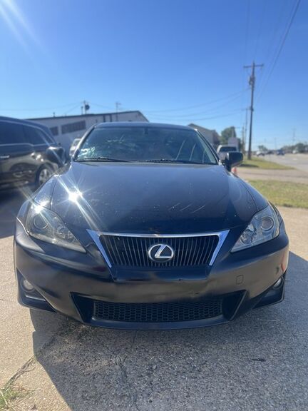 2011 LEXUS IS