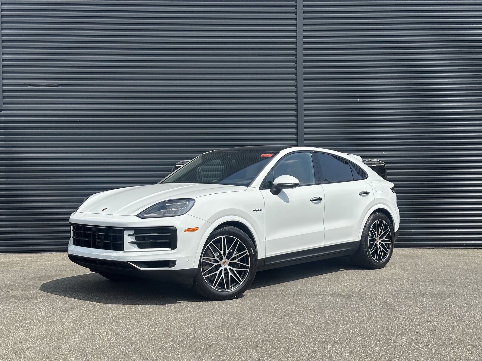 2025 PORSCHE Cayenne