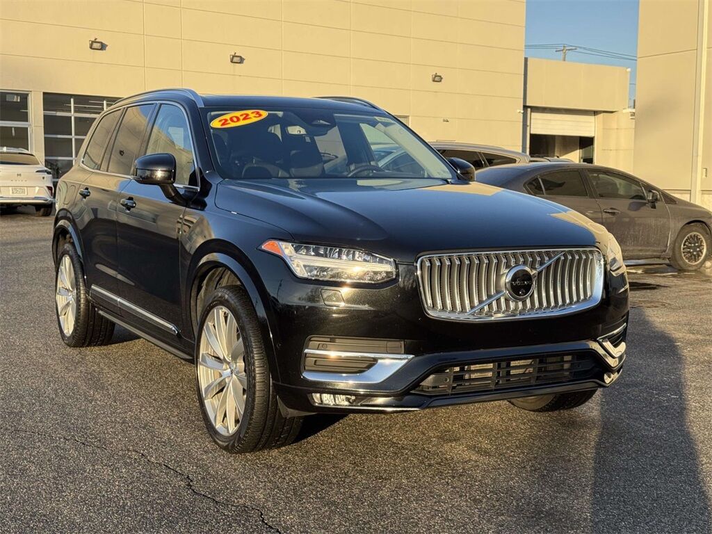 2023 VOLVO XC90