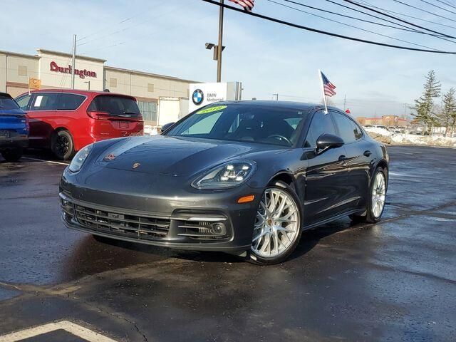 2018 PORSCHE Panamera