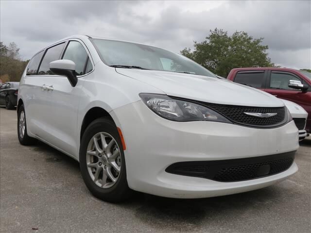 2023 CHRYSLER Voyager