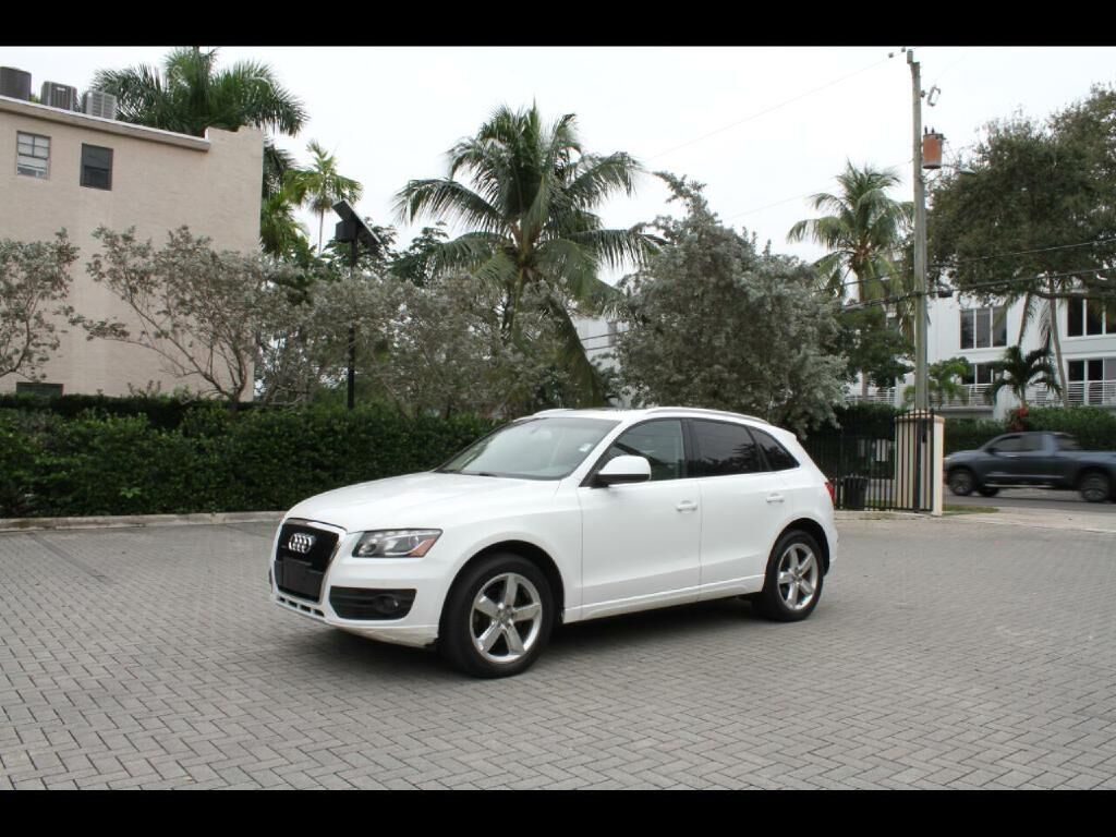 2010 AUDI Q5