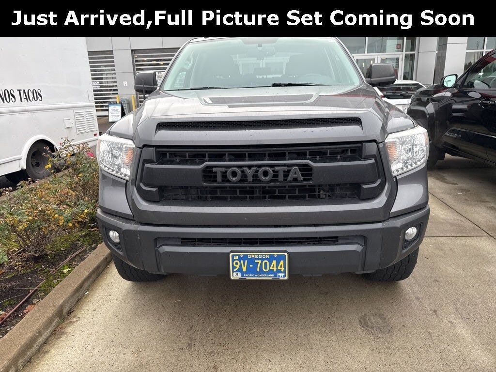 2017 TOYOTA Tundra