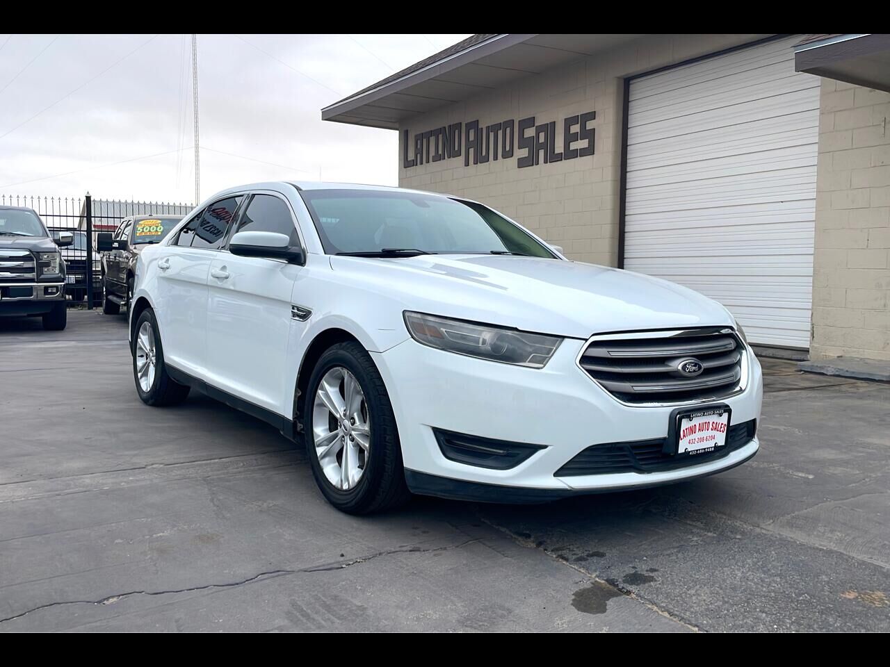2013 FORD Taurus
