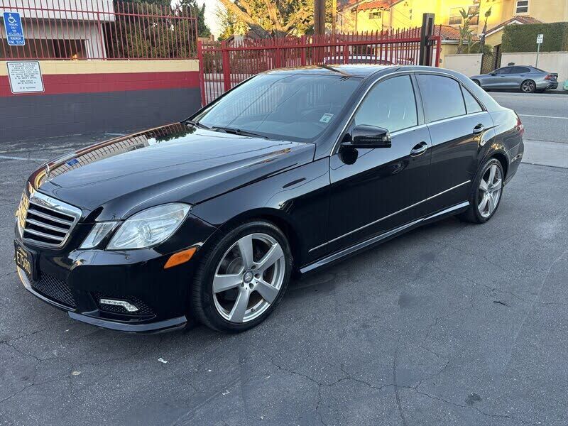 2011 MERCEDES-BENZ E-Class