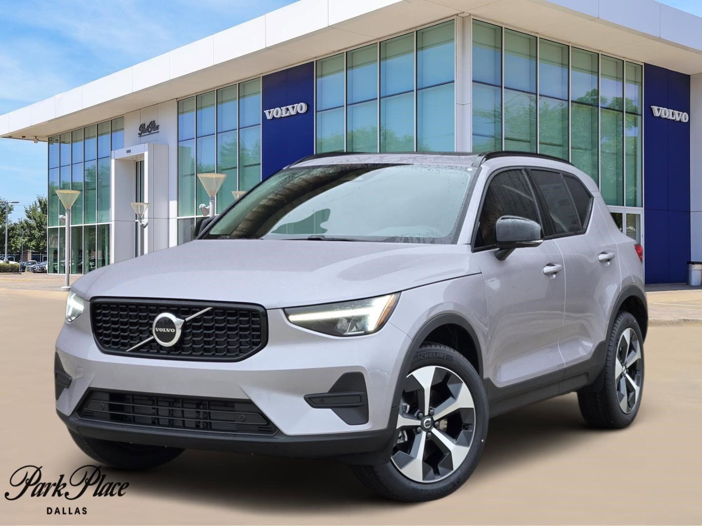 2026 VOLVO XC40