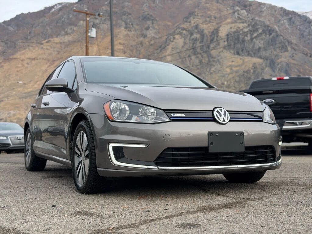 2016 VOLKSWAGEN e-Golf