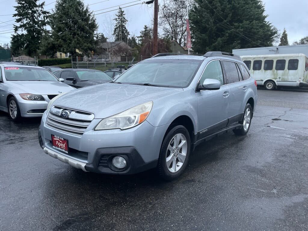 2013 SUBARU Outback