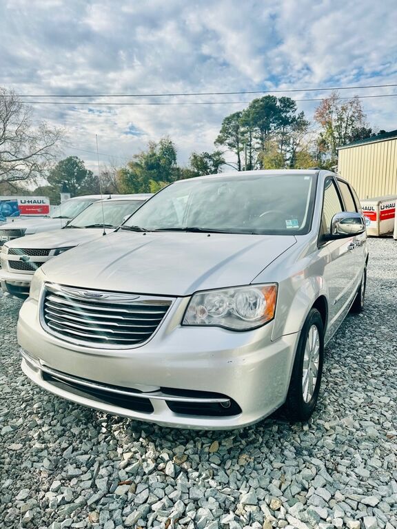 2012 CHRYSLER Town and Country