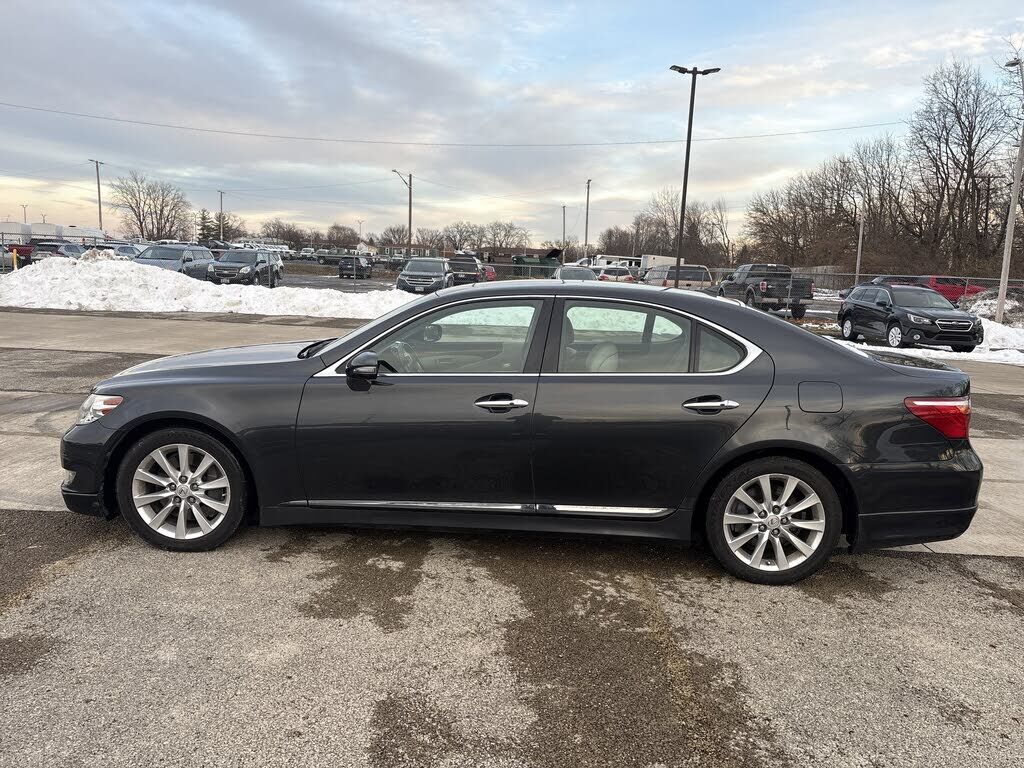 2011 LEXUS LS