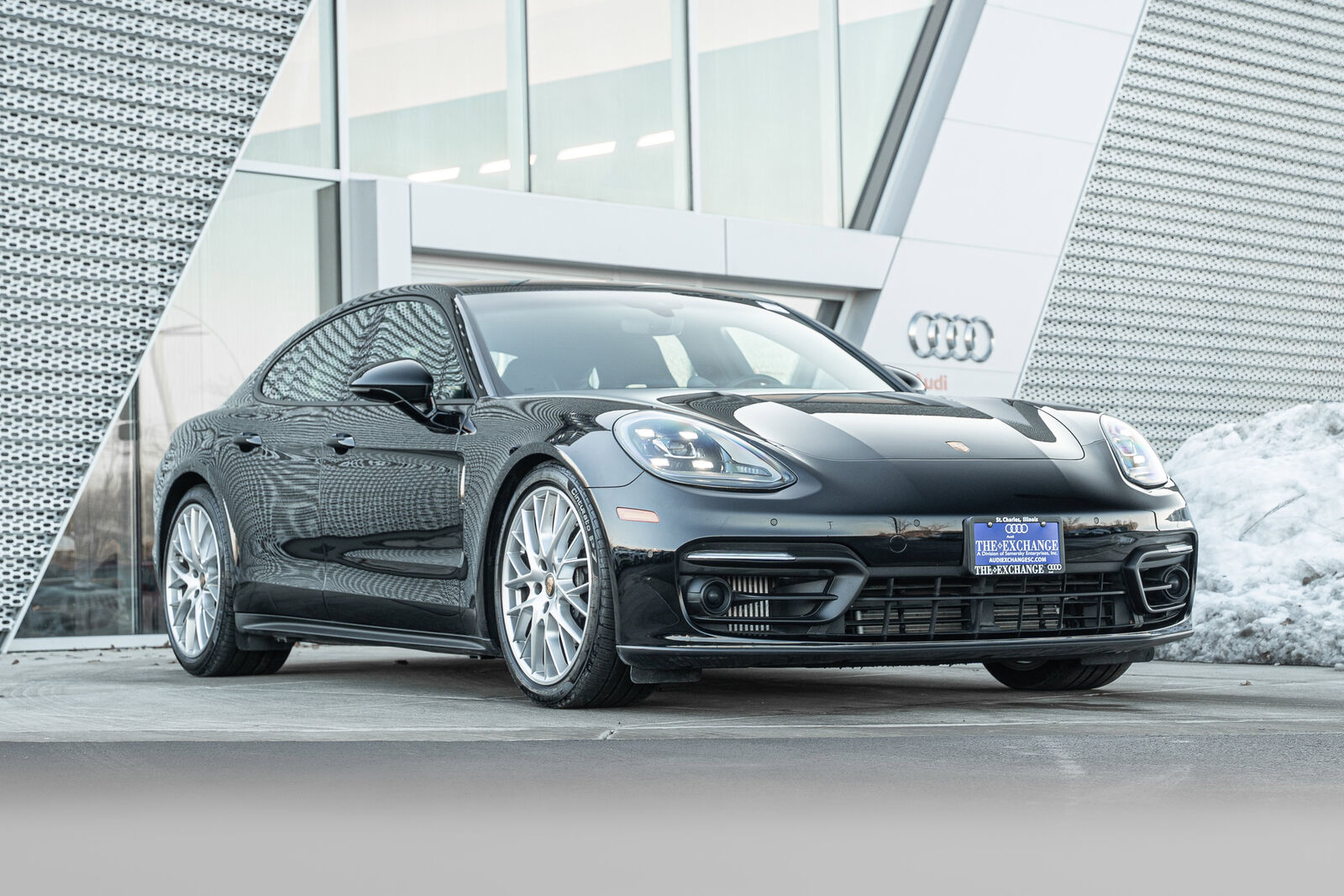 2023 PORSCHE Panamera
