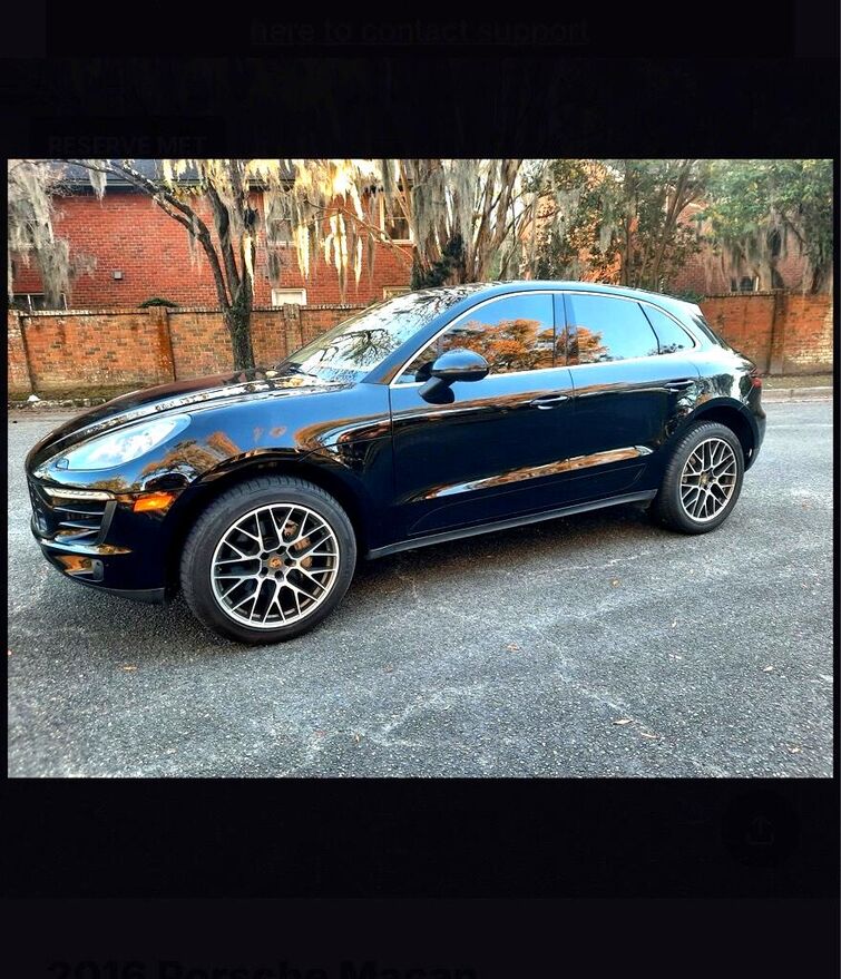 2016 PORSCHE Macan