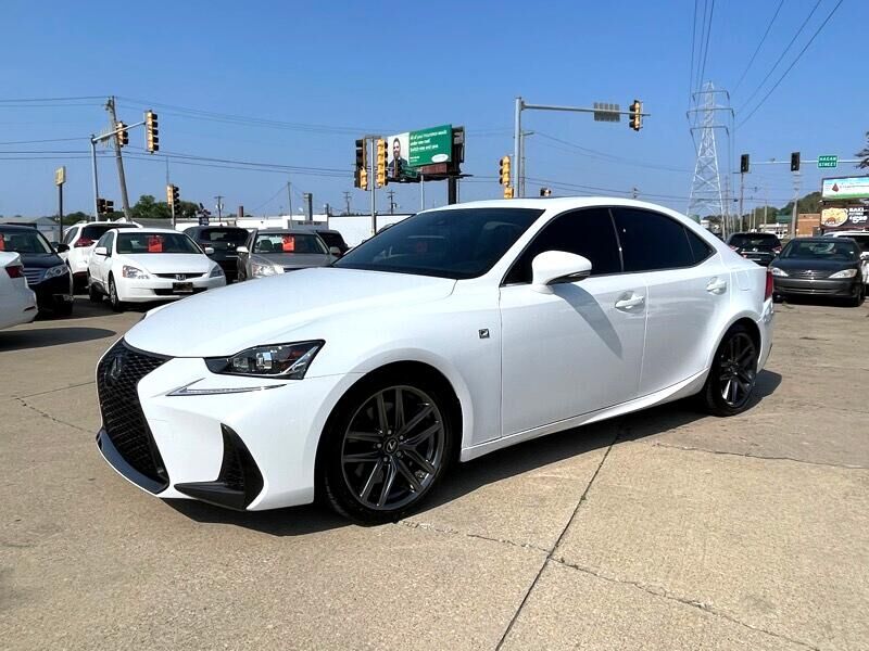 2018 LEXUS IS