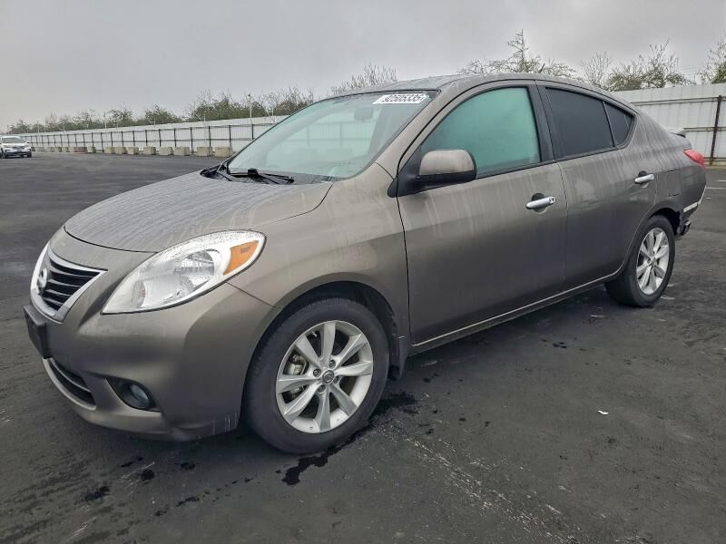 Nissan Versa